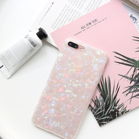 Accessories - ❗️FINAL❗️ iPhone 7/7+/8/8+ Case • Pearl Shell